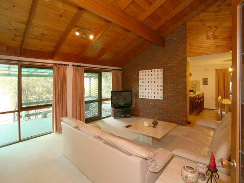 2 Wakefield Rise, Endeavour Hills VIC 3802