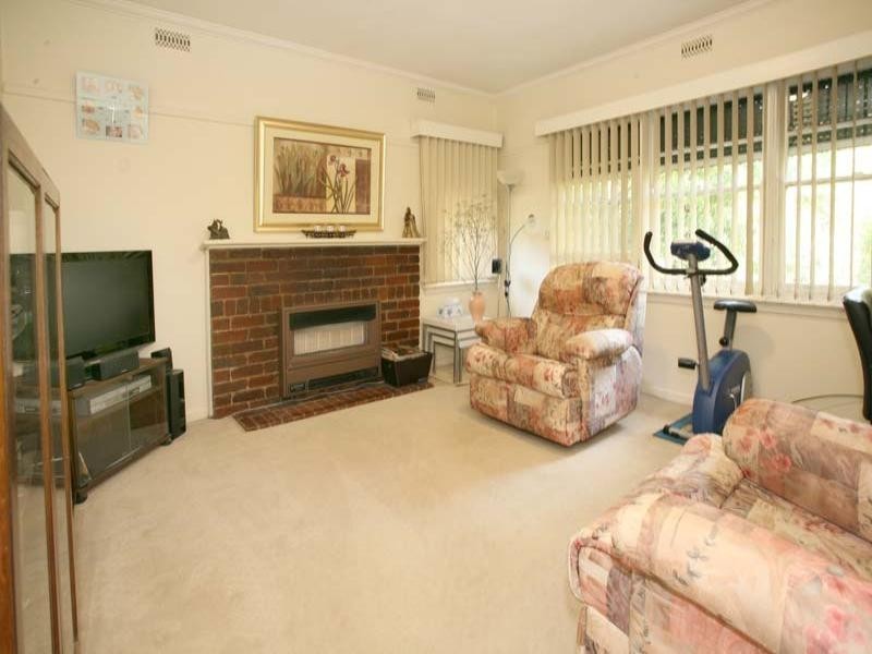 28 Burwood Avenue, Ringwood VIC 3134