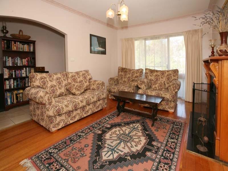 2 Fairlane Court, Blackburn North VIC 3130