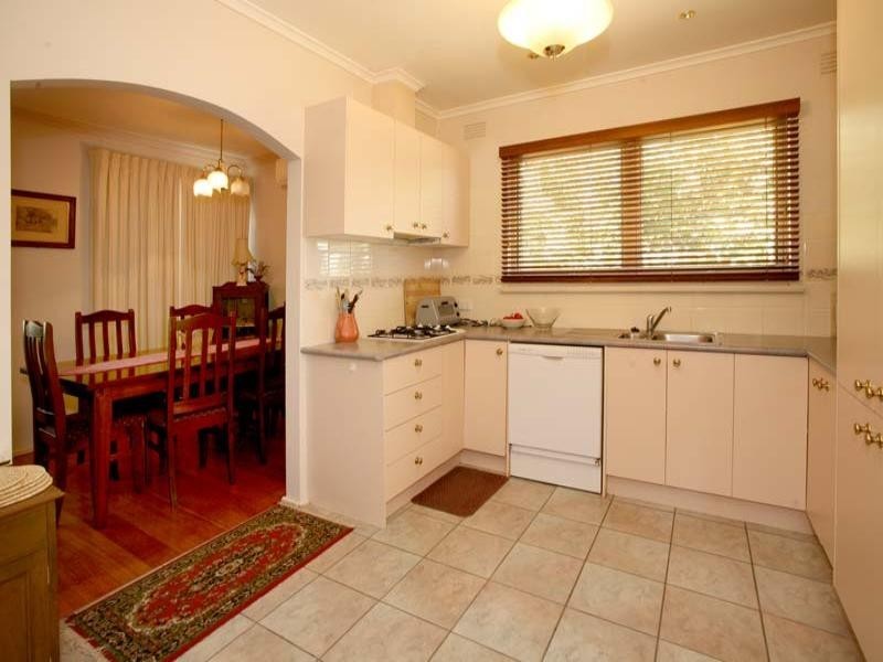 2 Fairlane Court, Blackburn North VIC 3130