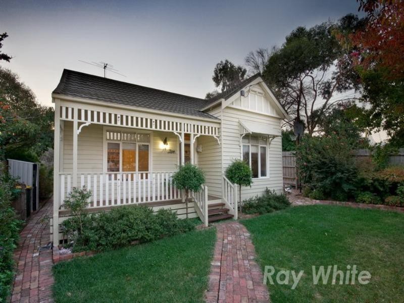 2 Queen Street, Blackburn VIC 3130