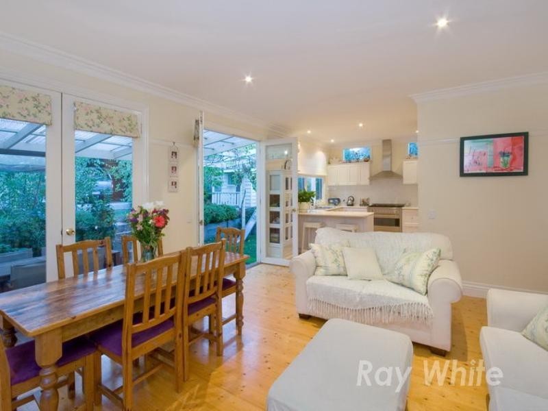 2 Queen Street, Blackburn VIC 3130