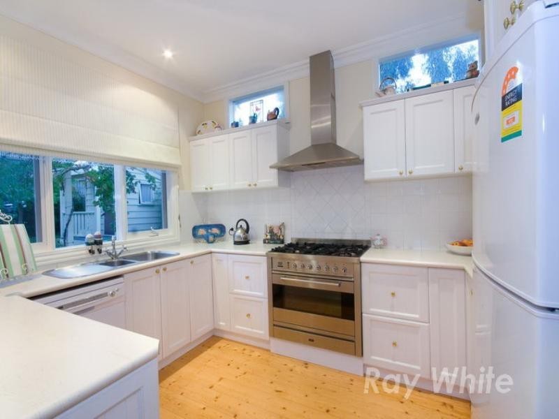 2 Queen Street, Blackburn VIC 3130