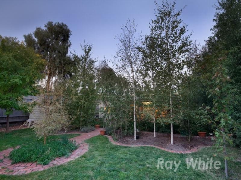 2 Queen Street, Blackburn VIC 3130