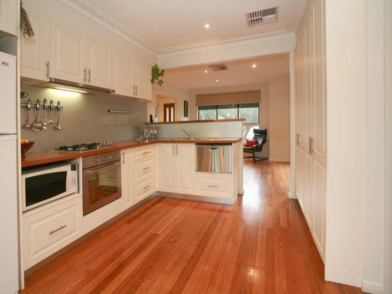 25 Cherlynne Crescent, Kilsyth VIC 3137