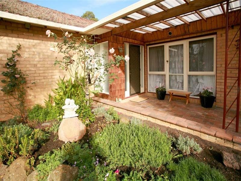 2 Willurah Street, Forest Hill VIC 3131