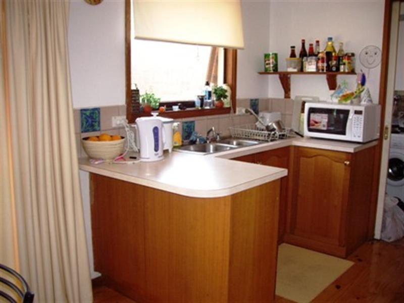 2/2 CLANBRAE Avenue, Burwood VIC 3125