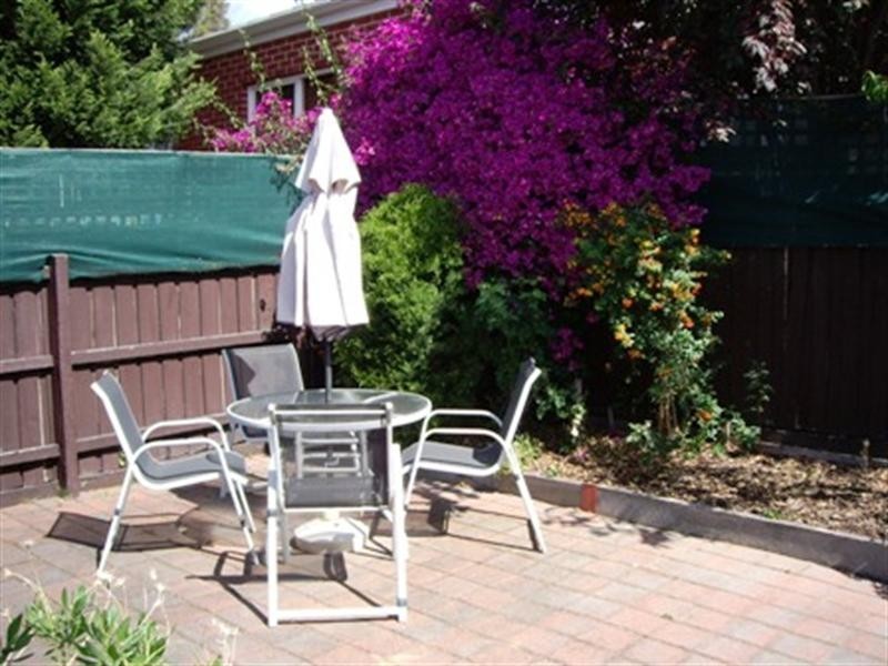 2/2 CLANBRAE Avenue, Burwood VIC 3125