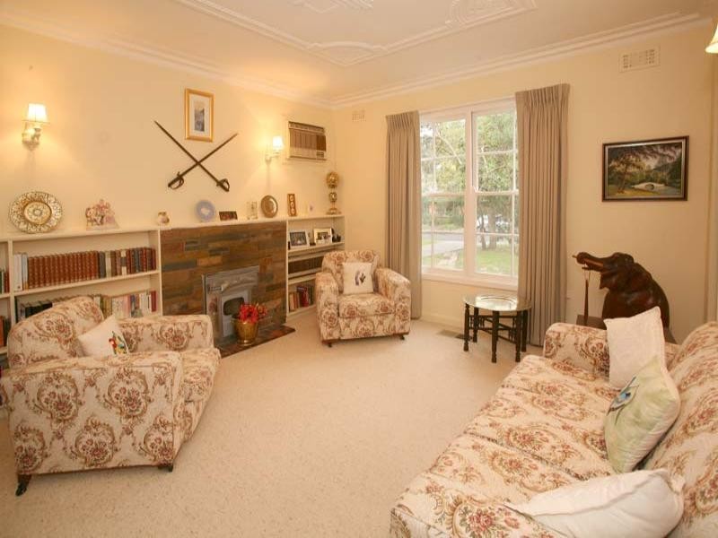 8 Jeffery Street, Blackburn VIC 3130