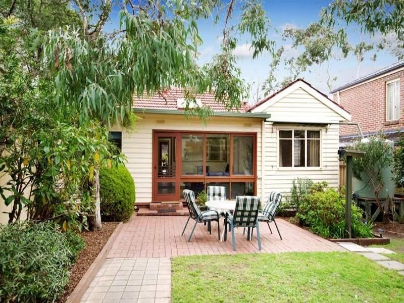 11 Pope Road, Blackburn VIC 3130