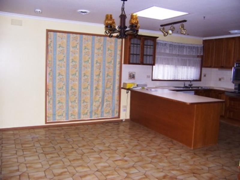 4 Livingstone Road, Vermont South VIC 3133