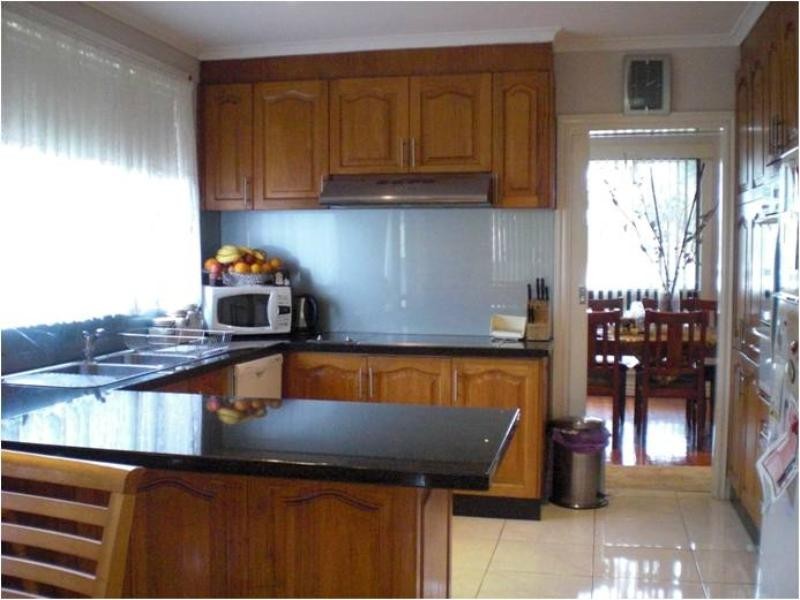 45 Robinlee Avenue, Burwood East VIC 3151