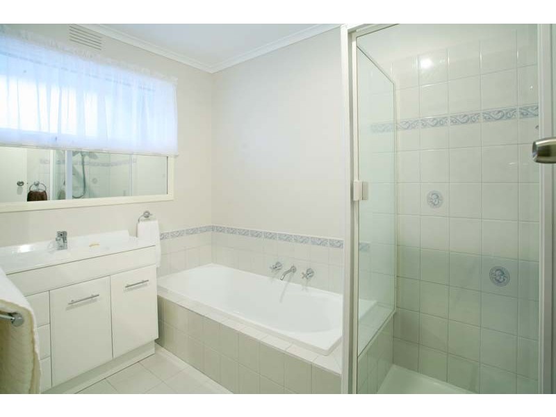 8 Mahala Court, Blackburn South VIC 3130