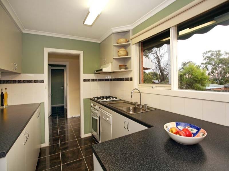 48 Robinlee Avenue, Burwood East VIC 3151