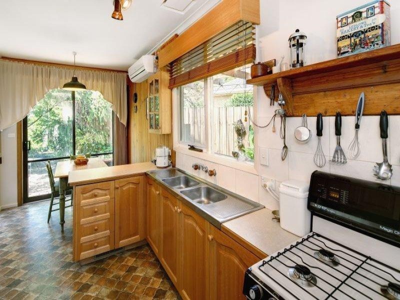 32 Simon Street, Blackburn North VIC 3130