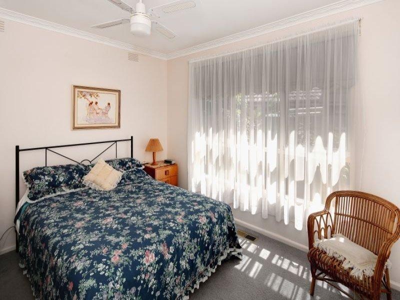 32 Simon Street, Blackburn North VIC 3130