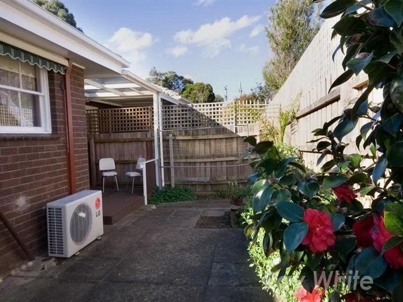 2/94 Main Street, Blackburn VIC 3130