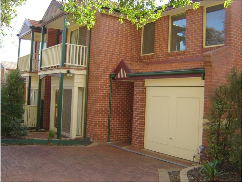 4 Branksome Grove, Blackburn South VIC 3130