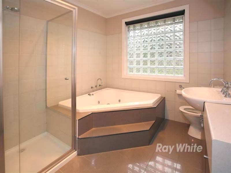 11 Ashmore Road, Forest Hill VIC 3131