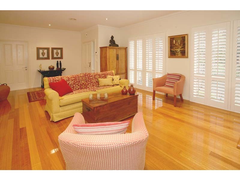 U4, 17 Milne Street, Mitcham VIC 3132