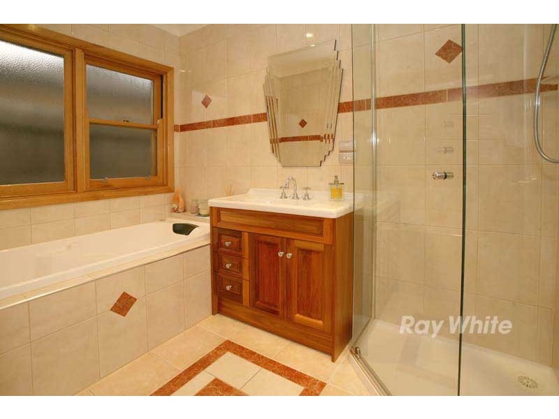 20 Vanbrook Road, Forest Hill VIC 3131