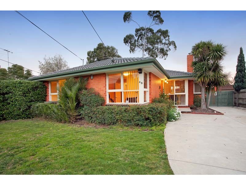 48 Robinlee Avenue, Burwood East VIC 3151
