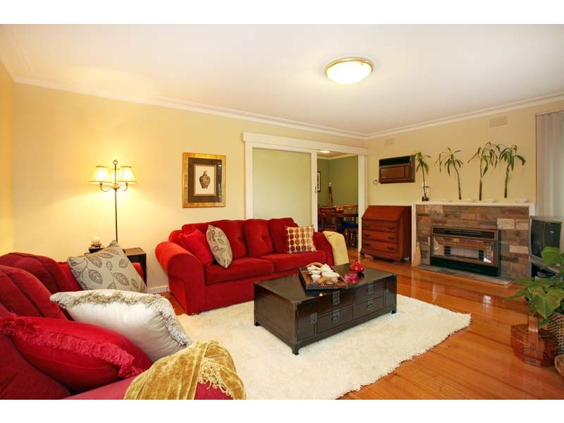 48 Robinlee Avenue, Burwood East VIC 3151