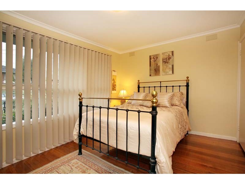 48 Robinlee Avenue, Burwood East VIC 3151