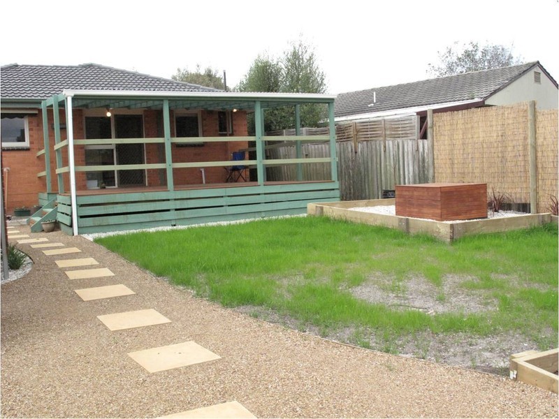 48 Robinlee Avenue, Burwood East VIC 3151