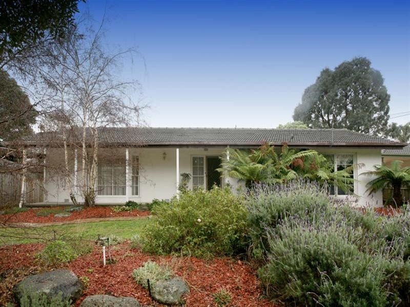 3 Lindisfarne Drive, Burwood East VIC 3151