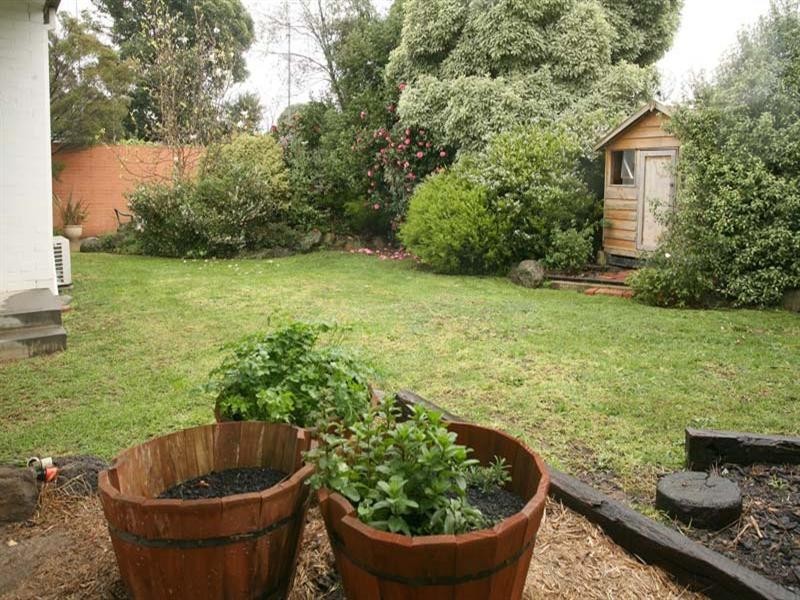 3 Lindisfarne Drive, Burwood East VIC 3151