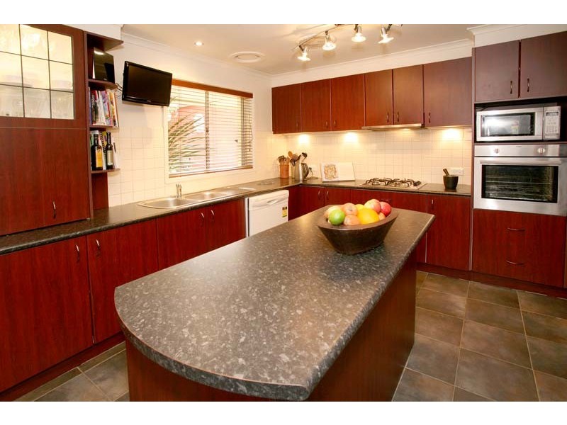 8 Ophelia Street, Ferntree Gully VIC 3156