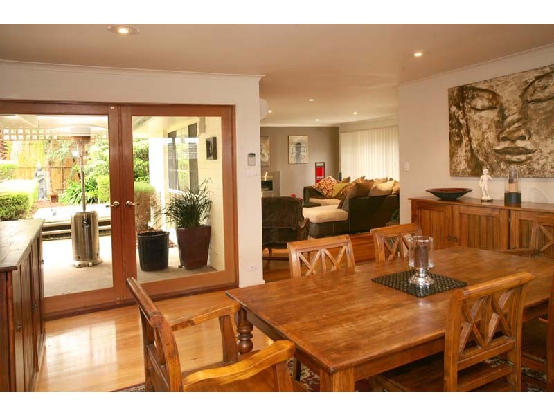 8 Ophelia Street, Ferntree Gully VIC 3156