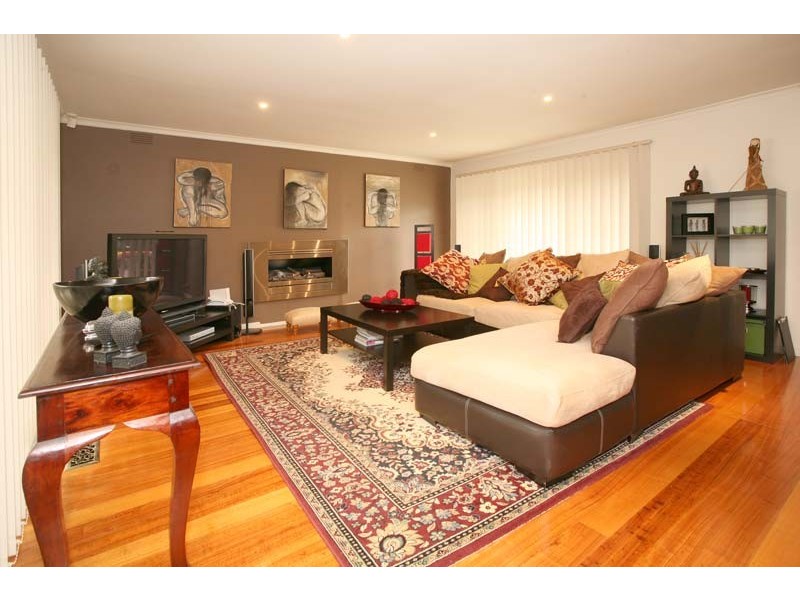 8 Ophelia Street, Ferntree Gully VIC 3156