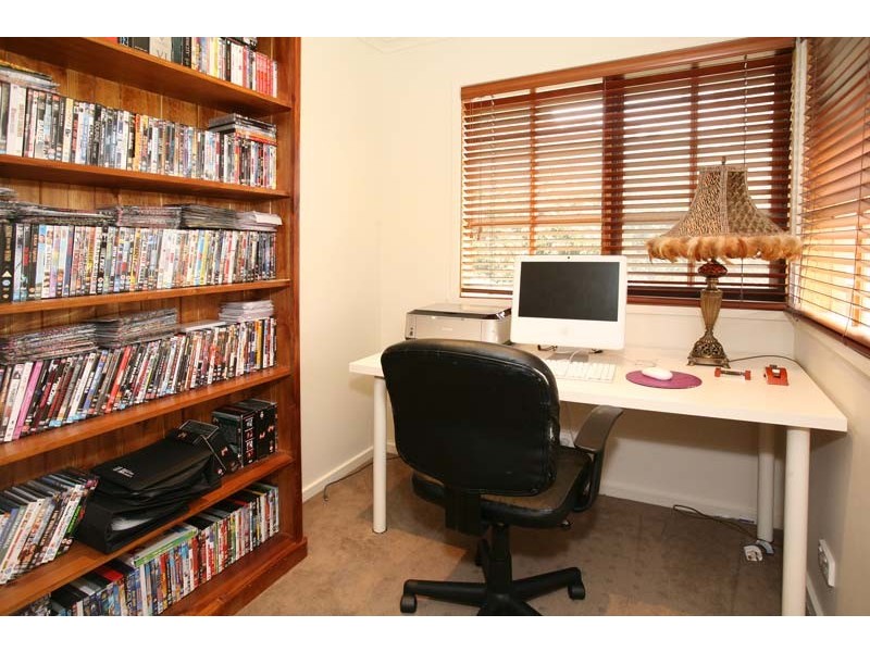 8 Ophelia Street, Ferntree Gully VIC 3156