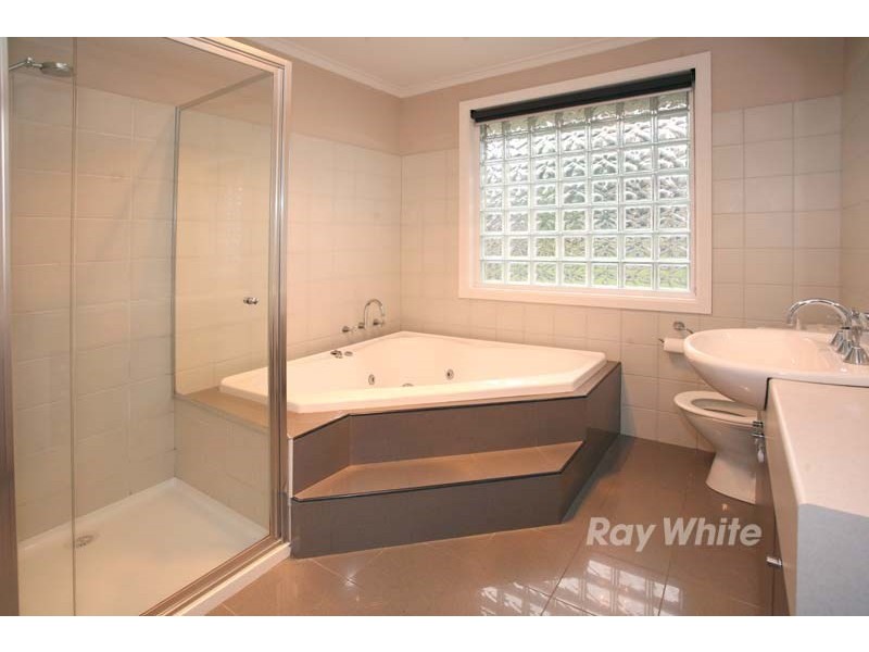 11 Ashmore Road, Forest Hill VIC 3131