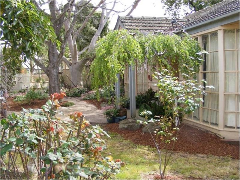 1 Sussex Street, Blackburn North VIC 3130