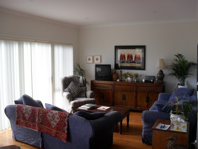 2/9 Poole Street, Burwood VIC 3125