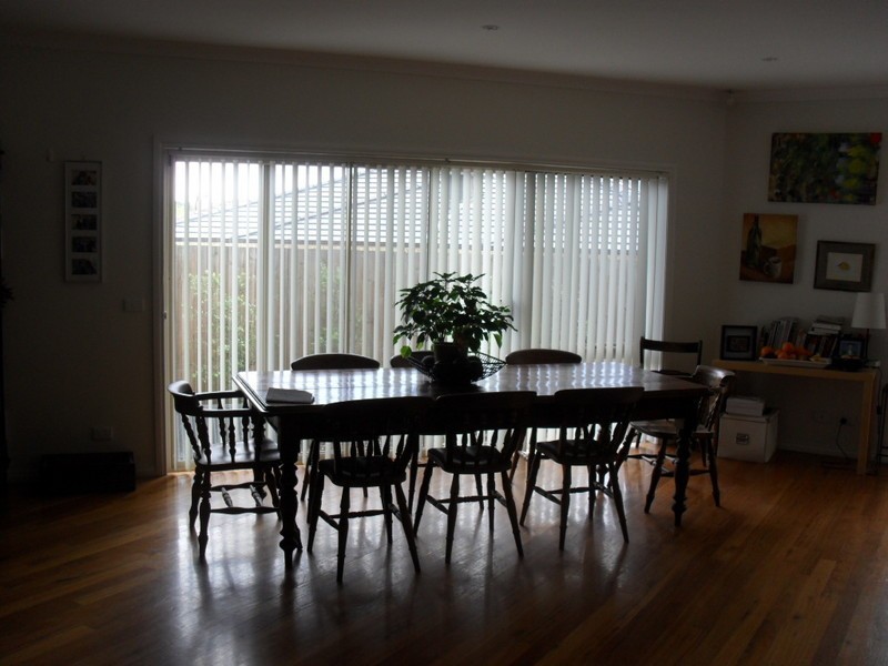 2/9 Poole Street, Burwood VIC 3125
