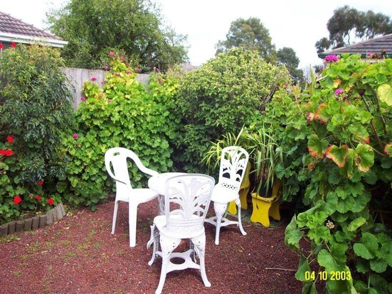 2/8 McClares Road, Vermont VIC 3133