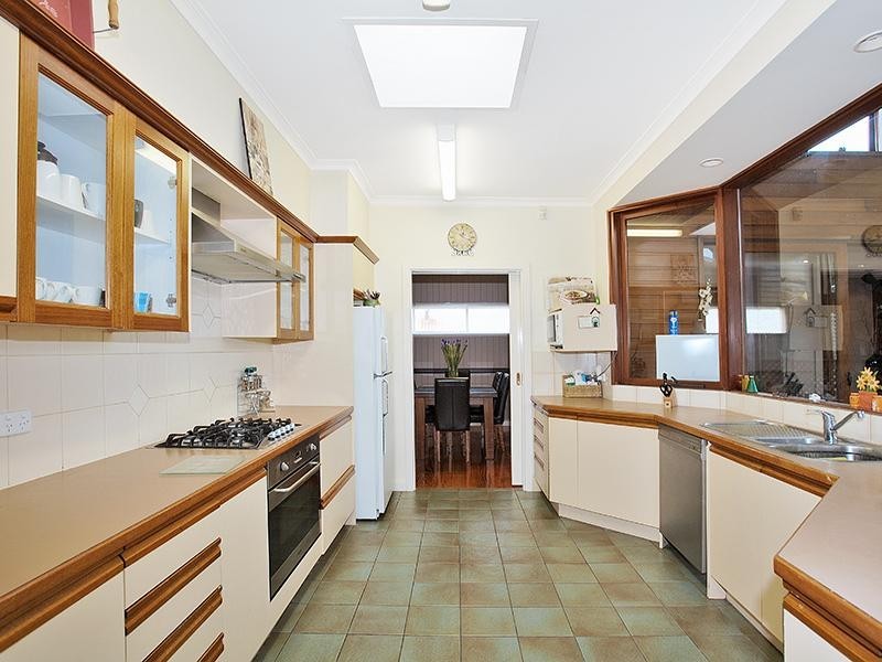 24 Centre Road, Vermont VIC 3133