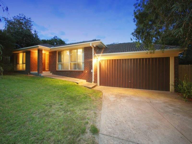 52 Crossman Drive, Croydon Hills VIC 3136