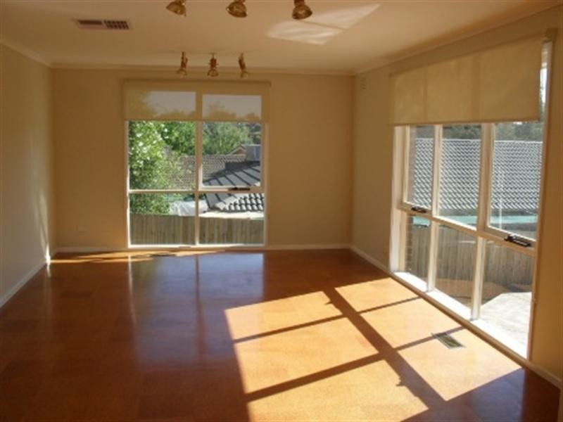 52 Crossman Drive, Croydon Hills VIC 3136