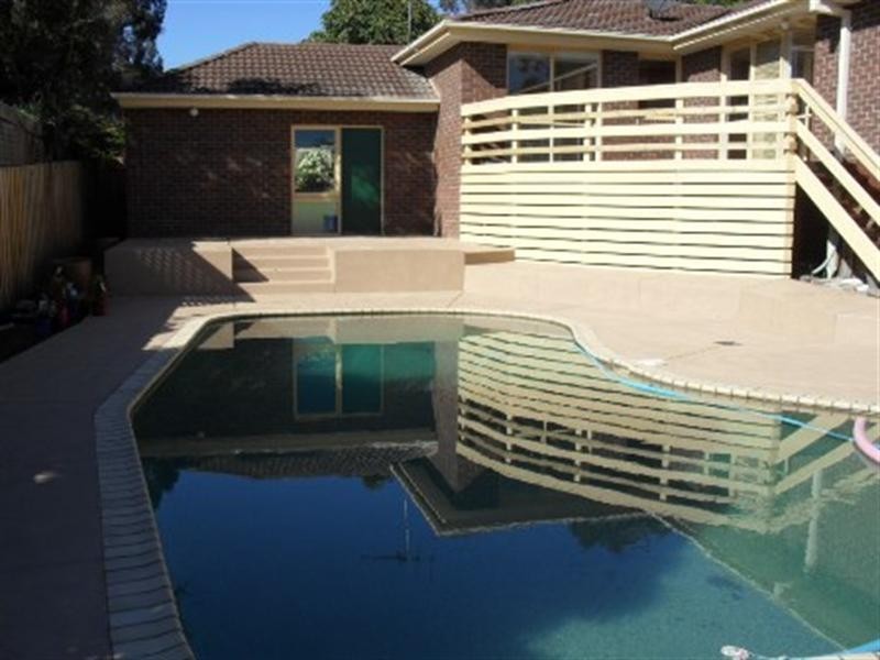 52 Crossman Drive, Croydon Hills VIC 3136