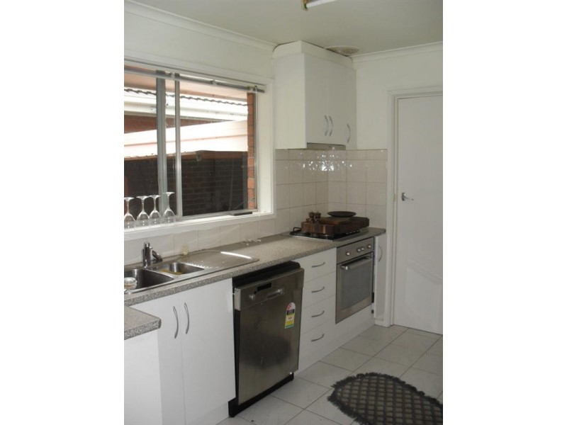 2/14 McClares Road, Vermont VIC 3133