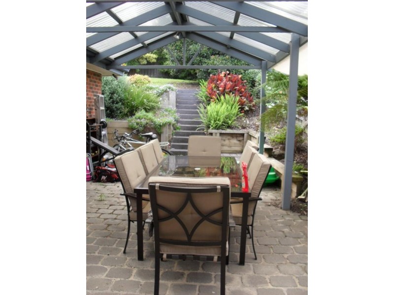 6 Cassinia Road, Templestowe Lower VIC 3107