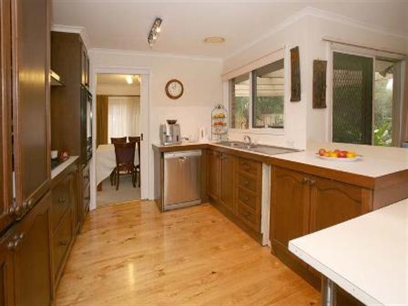 28 Hendra Grove, Ringwood North VIC 3134