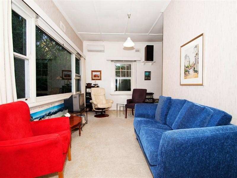 35 Glen Ebor Avenue, Blackburn VIC 3130