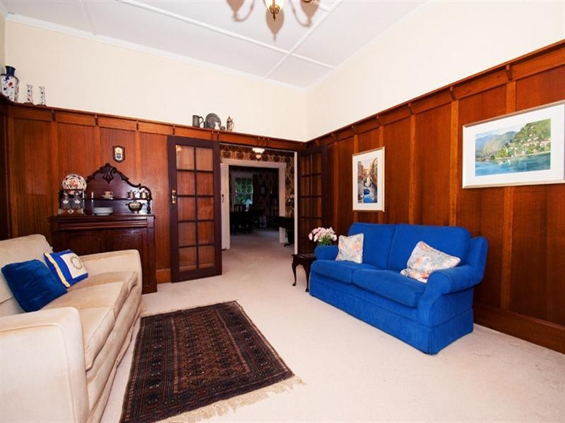 35 Glen Ebor Avenue, Blackburn VIC 3130