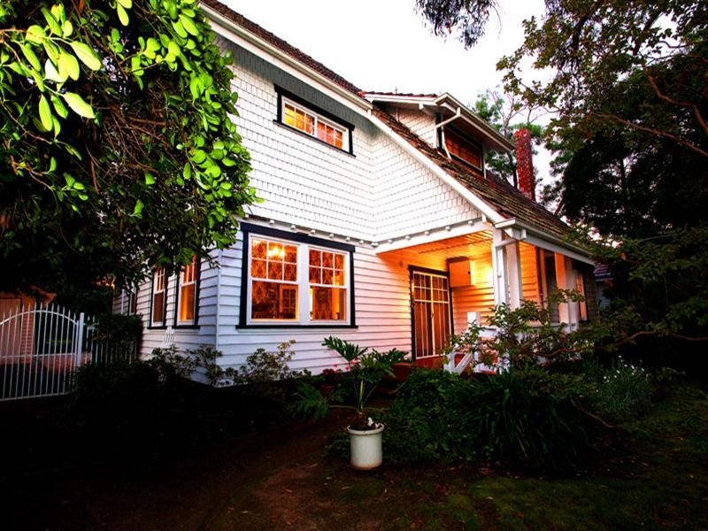 35 Glen Ebor Avenue, Blackburn VIC 3130